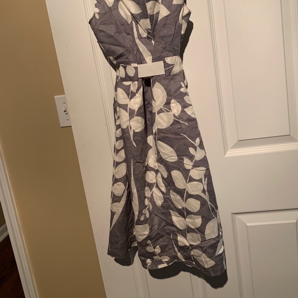 Dress - Picture 4 of 4